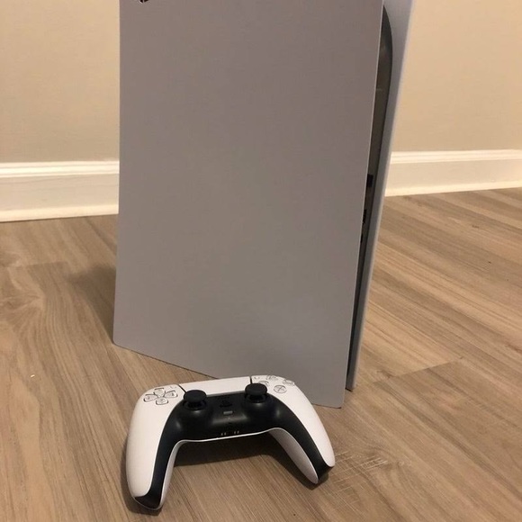 Playstation 5 also with keyboard and mouse that lights up